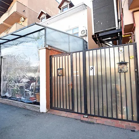 Upside Down Apartament